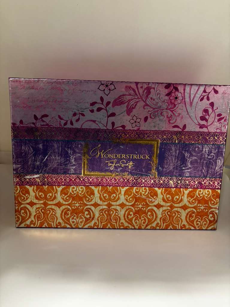 TAYLOR SWIFT WONDERSTRUCK SET